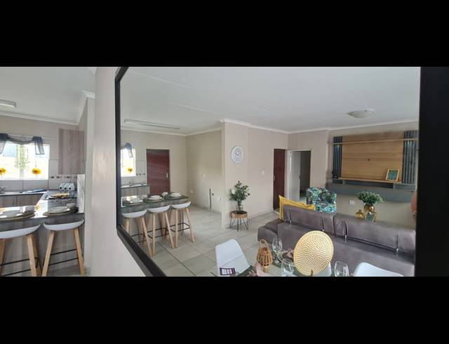 3 BEDROOM FREEHOLD FOR SALE IN WATERKLOOF HILL ESTATE